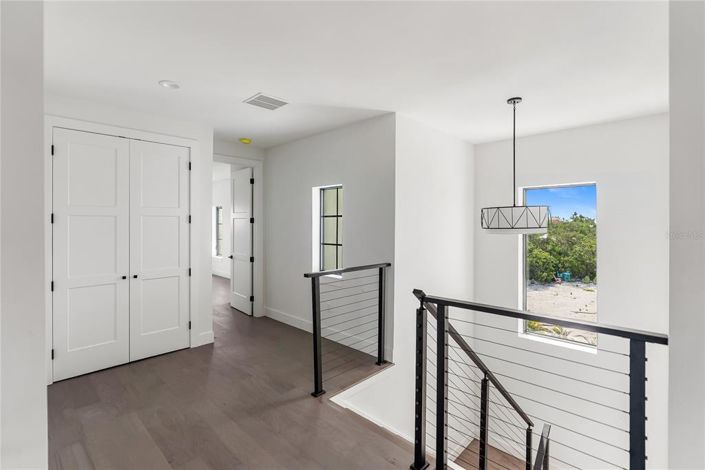 Image No.75-4 Bed Property for sale