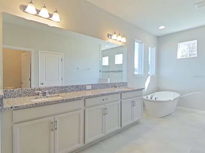 Image No.13-6 Bed Property for sale