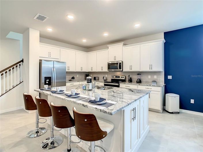 Image No.19-10 Bed Property for sale