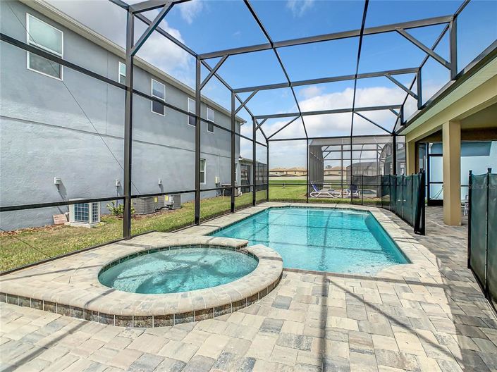 Image No.32-10 Bed Property for sale