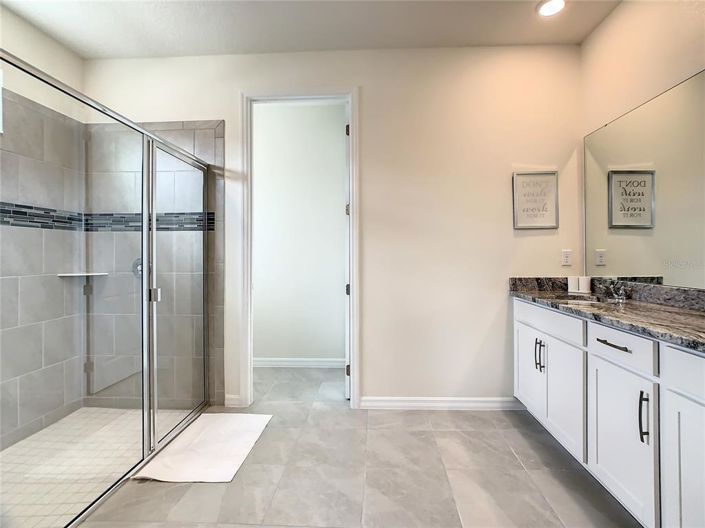 Image No.83-10 Bed Property for sale