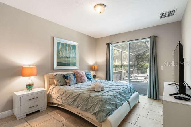 Image No.14-6 Bed Property for sale