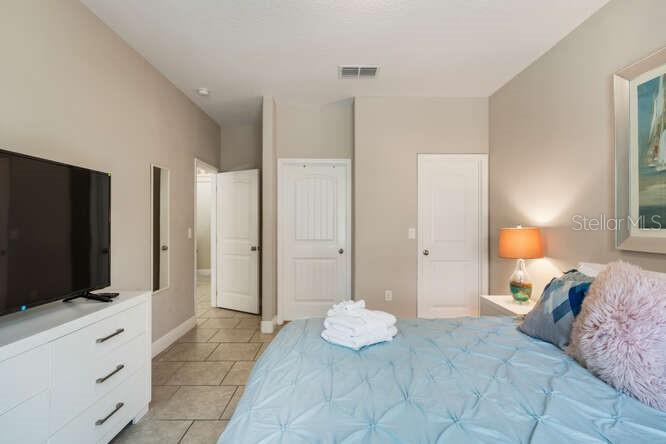 Image No.15-6 Bed Property for sale