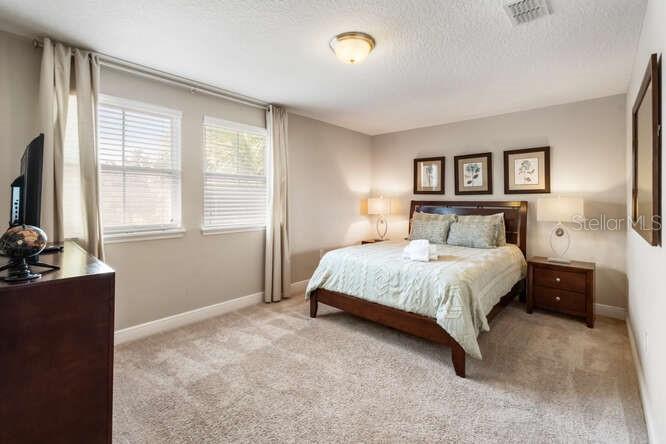 Image No.26-6 Bed Property for sale