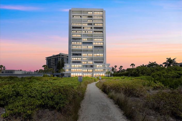 Image No.1-Propriété de 2 chambres à vendre à Sarasota