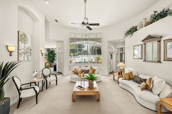 Image No.2-4 Bed Property for sale