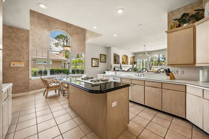 Image No.21-4 Bed Property for sale