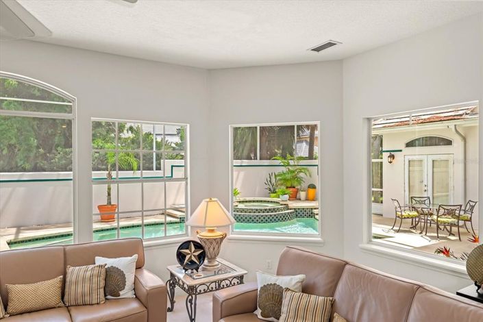 Image No.30-4 Bed Property for sale