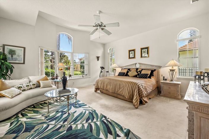 Image No.39-4 Bed Property for sale