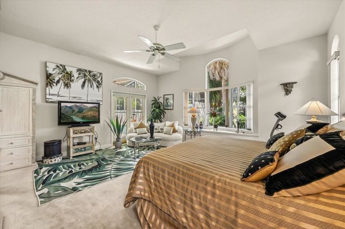 Image No.40-4 Bed Property for sale