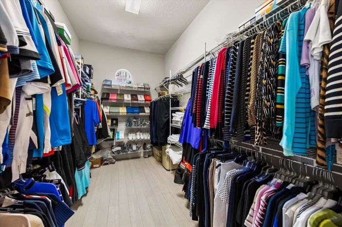 Image No.41-4 Bed Property for sale