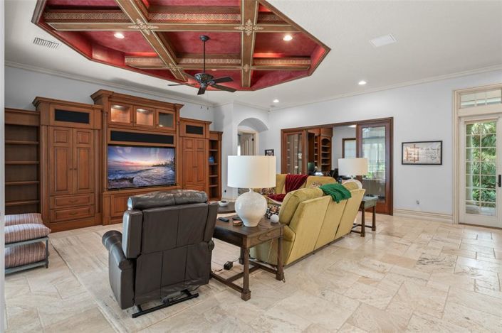 Image No.6-3 Bed Property for sale