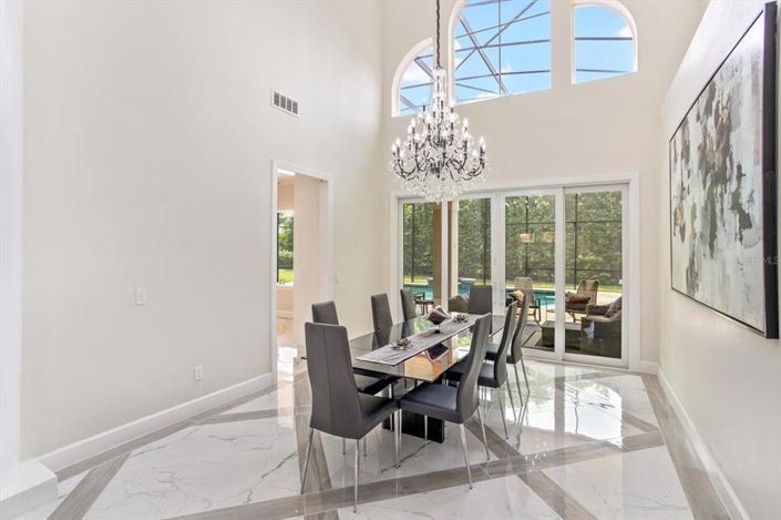 Image No.12-5 Bed Property for sale