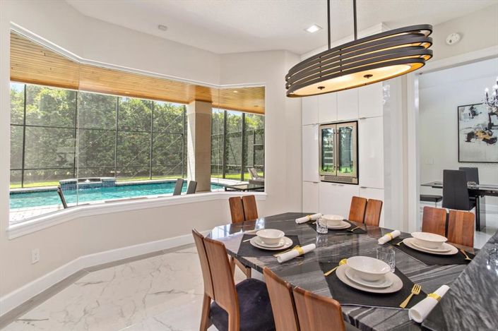 Image No.18-5 Bed Property for sale