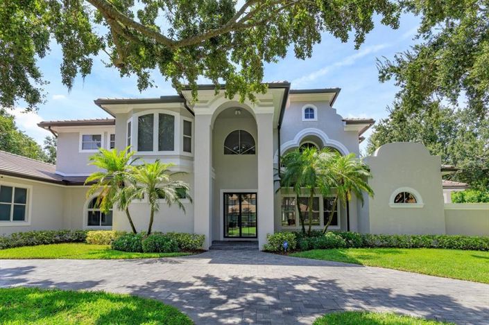 Image No.2-5 Bed Property for sale