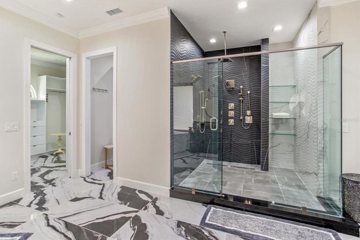 Image No.27-5 Bed Property for sale