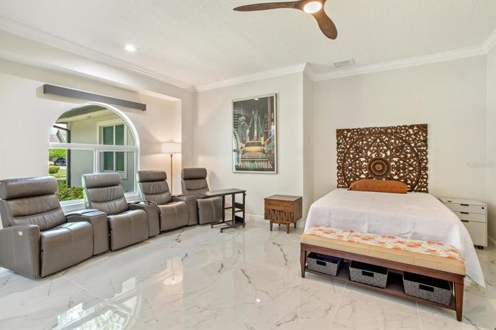 Image No.29-5 Bed Property for sale