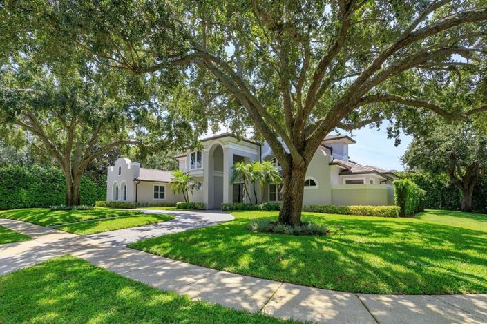 Image No.3-5 Bed Property for sale