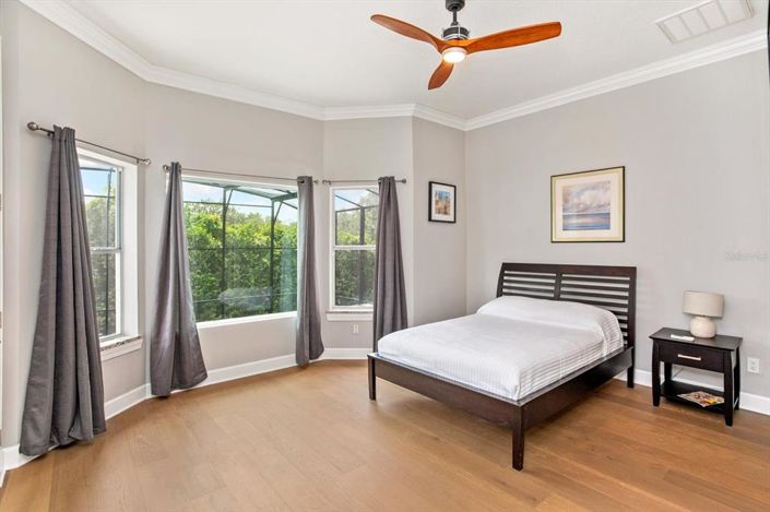 Image No.31-5 Bed Property for sale