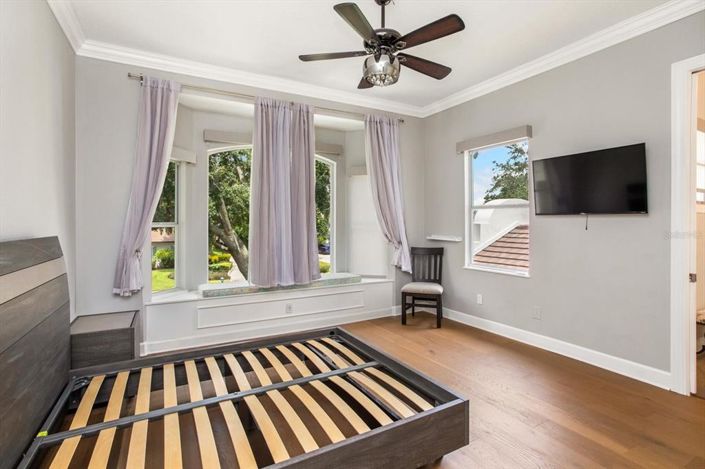 Image No.36-5 Bed Property for sale