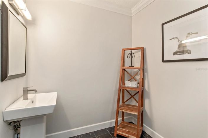 Image No.38-5 Bed Property for sale