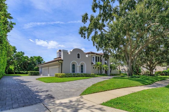 Image No.4-5 Bed Property for sale