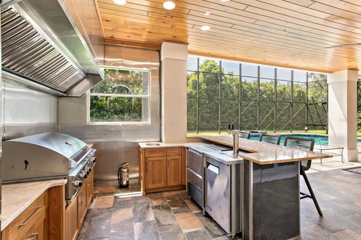 Image No.42-5 Bed Property for sale