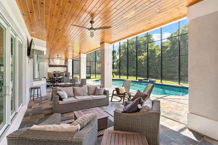 Image No.46-5 Bed Property for sale