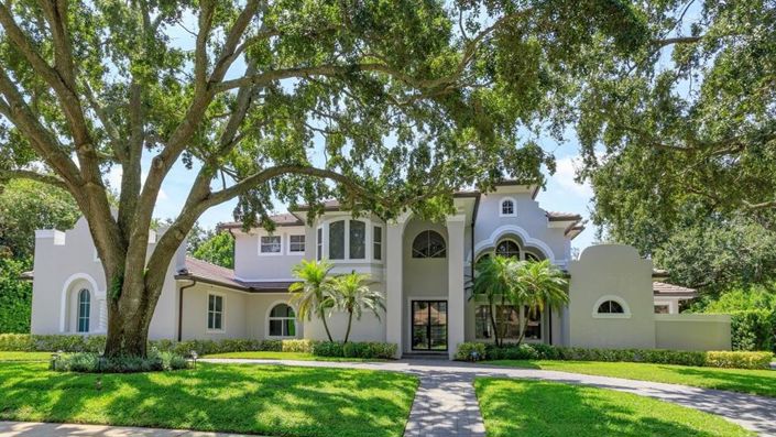 Image No.5-5 Bed Property for sale