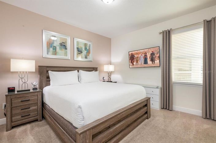 Image No.25-8 Bed Property for sale