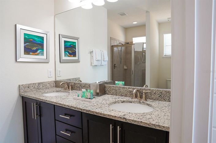 Image No.56-8 Bed Property for sale