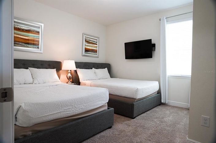 Image No.60-8 Bed Property for sale