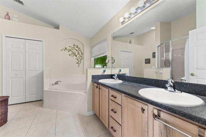 Image No.21-Propriété de 4 chambres à vendre à Clermont