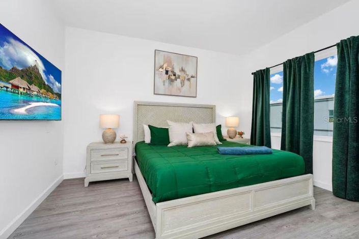 Image No.21-3 Bed Townhouse for sale