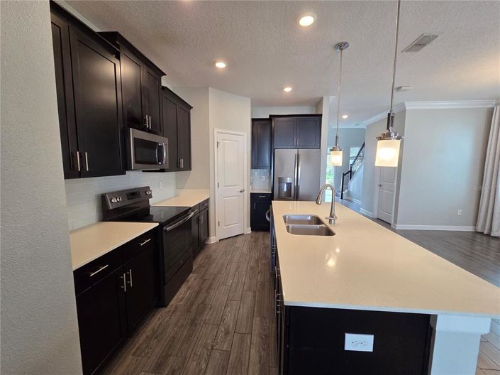 Image No.10-5 Bed Property for sale