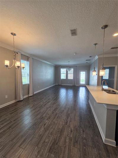 Image No.7-5 Bed Property for sale