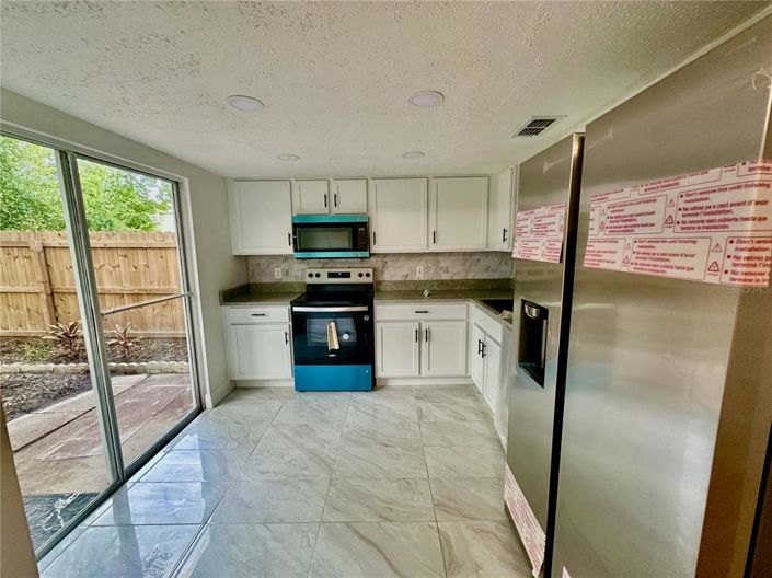 Image No.10-3 Bed Property for sale