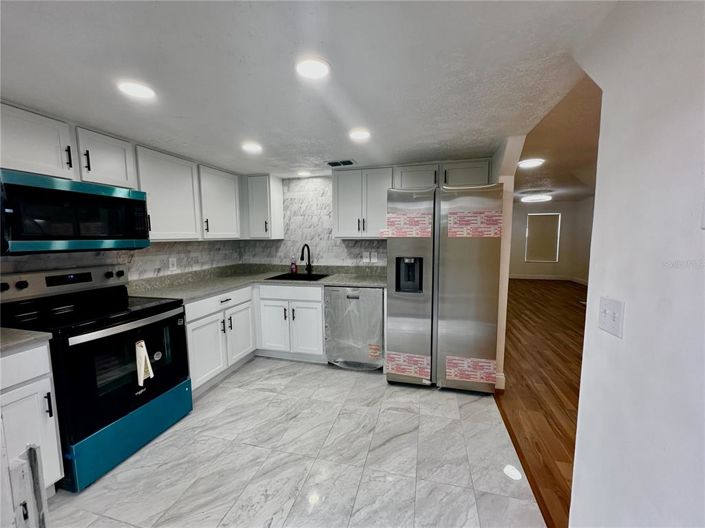 Image No.11-3 Bed Property for sale