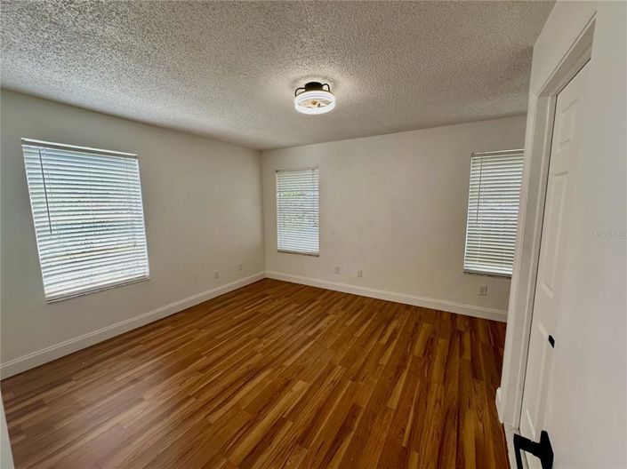 Image No.19-3 Bed Property for sale