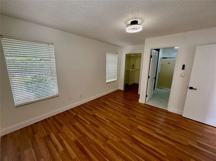 Image No.21-3 Bed Property for sale