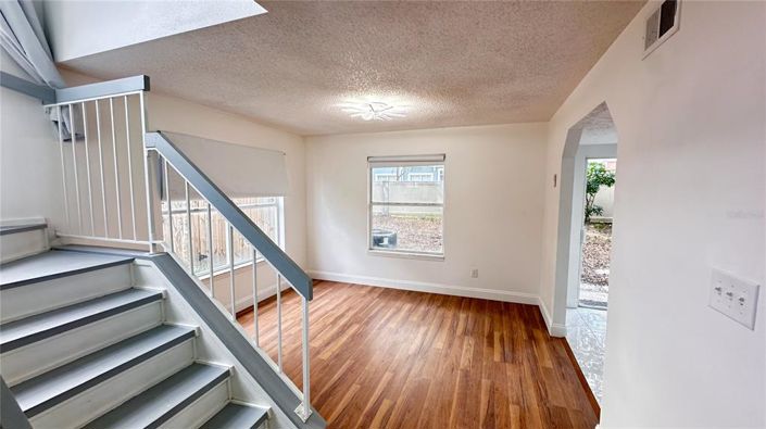 Image No.3-3 Bed Property for sale