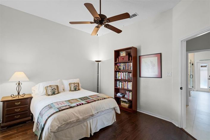 Image No.20-5 Bed Property for sale