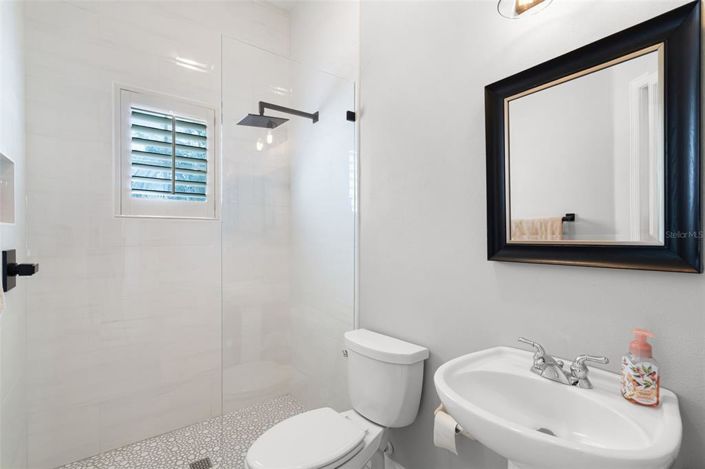 Image No.24-5 Bed Property for sale