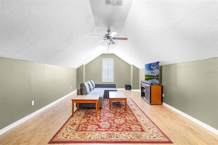 Image No.25-5 Bed Property for sale