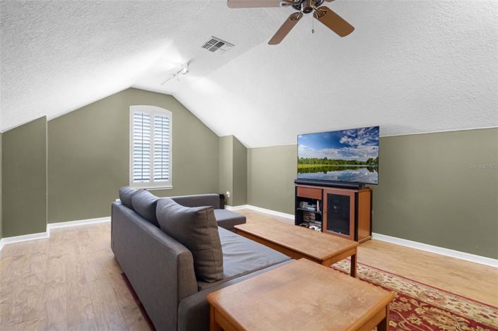 Image No.26-5 Bed Property for sale