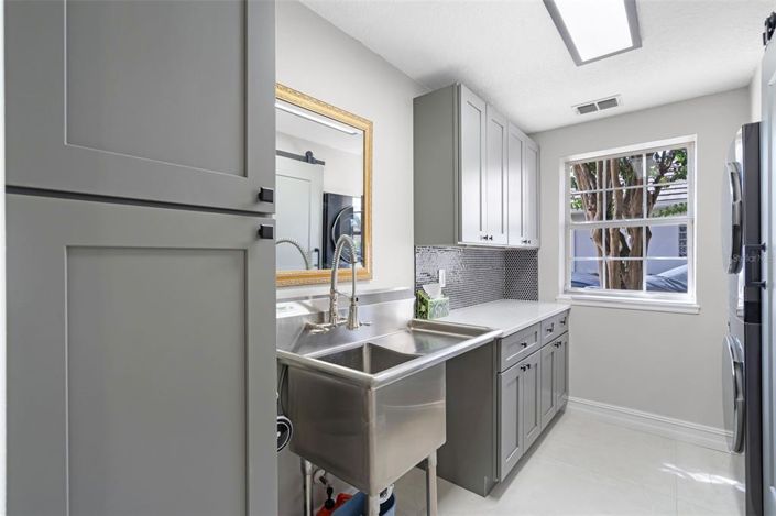 Image No.29-5 Bed Property for sale