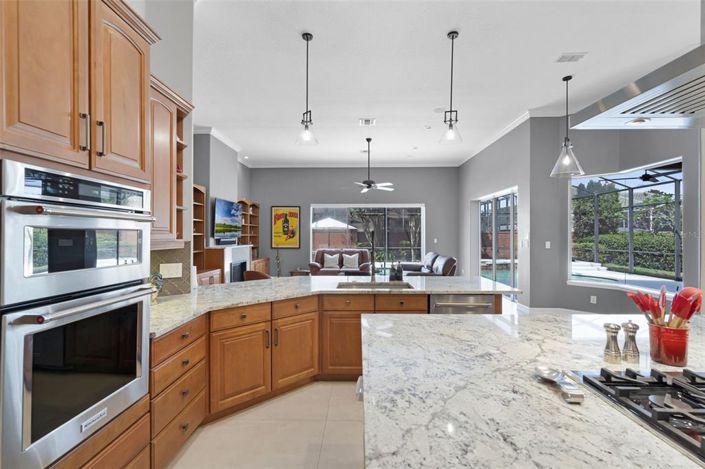 Image No.8-5 Bed Property for sale