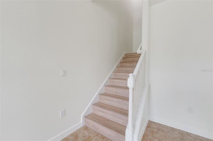 Image No.12-5 Bed Property for sale