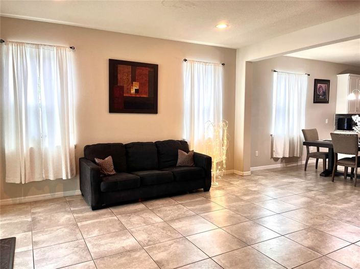 Image No.8-4 Bed Property for sale