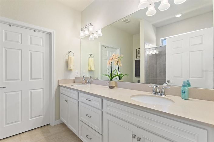 Image No.30-2 Bed Property for sale